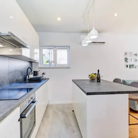 Beautiful New Blaz Apartment Mali Losinj