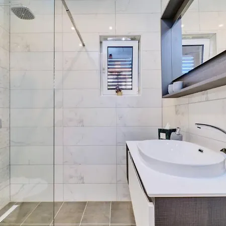 Beautiful New Blaz Appartement
